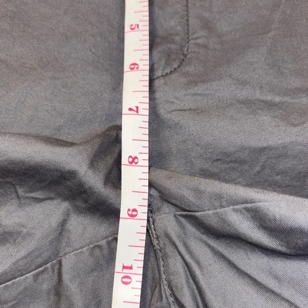 Old Navy Gray Women's Shorts - Picture 4 of 6